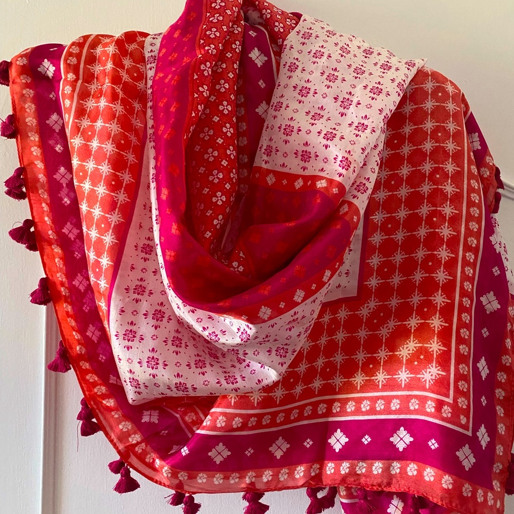 Extra large silk wrap with tassel trim.